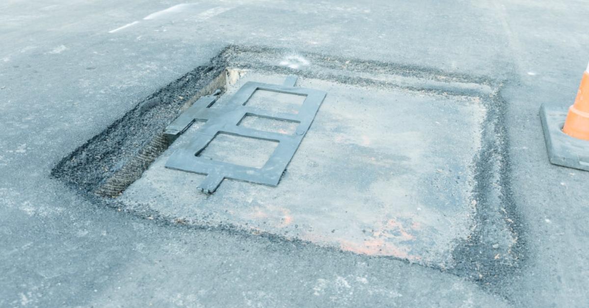 Photograph of what a wireless charging road looks like.